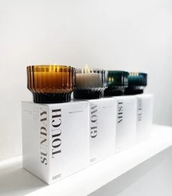 VOLTA Medium Geurkaars - FOREST MIST -Decoratie Verkoop 7dd01500dc3e444ea362ccce17bf2a9a